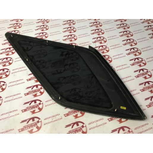 Скло заднє глухе праве Kia Sorento 2002-2009 878203EA30